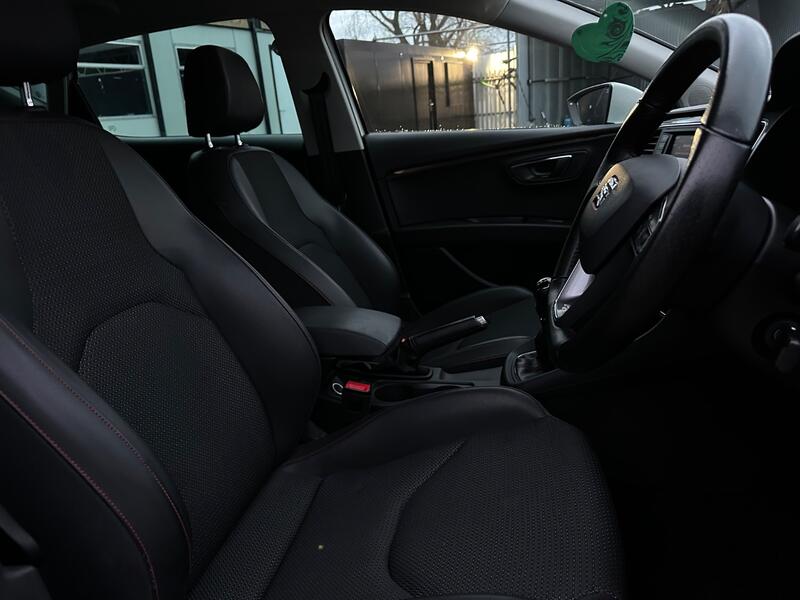 SEAT LEON