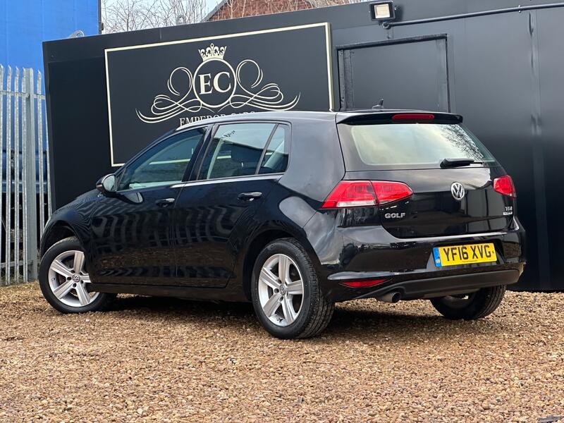 VOLKSWAGEN GOLF