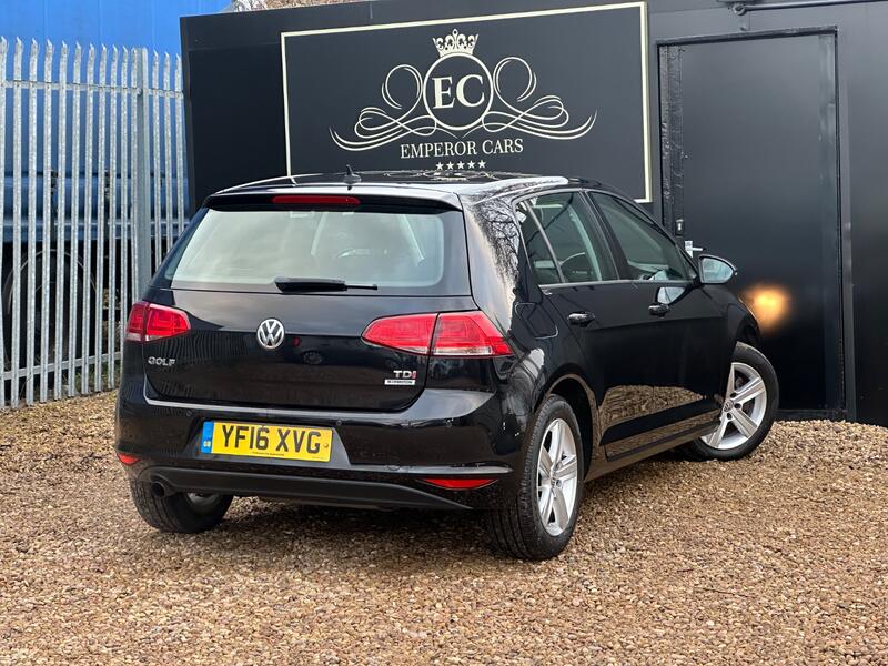 VOLKSWAGEN GOLF