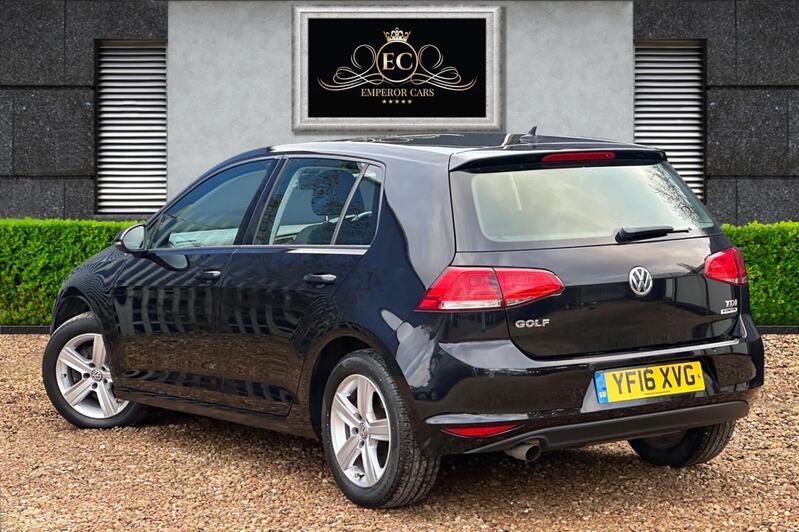 VOLKSWAGEN GOLF