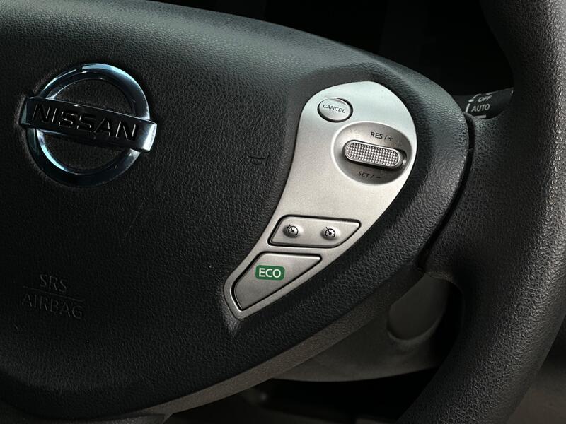 NISSAN LEAF