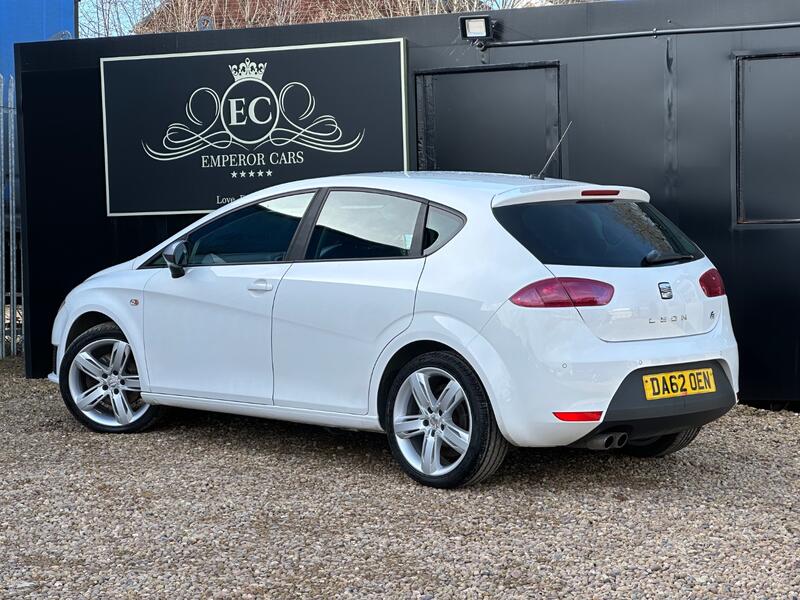 SEAT LEON