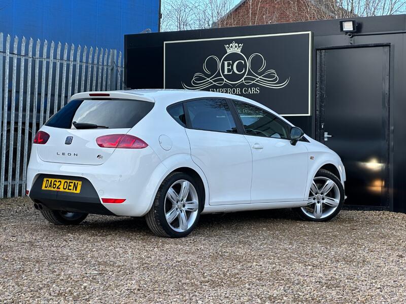 SEAT LEON