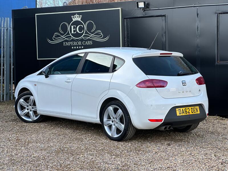 SEAT LEON