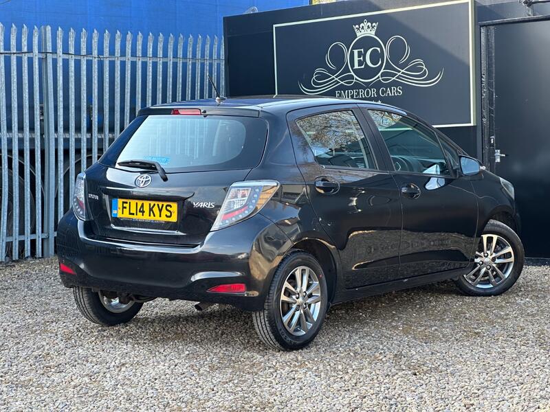 TOYOTA YARIS