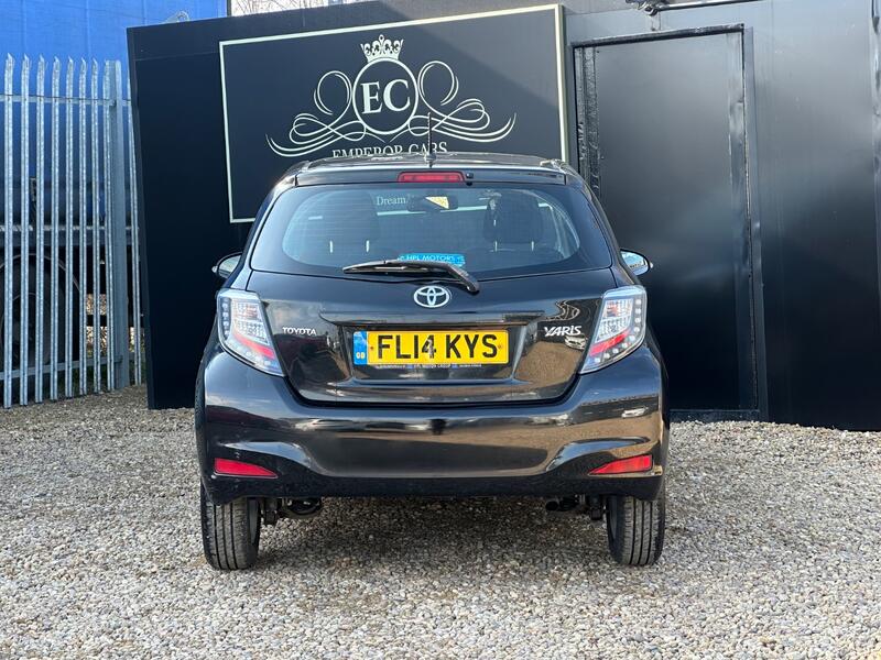 TOYOTA YARIS