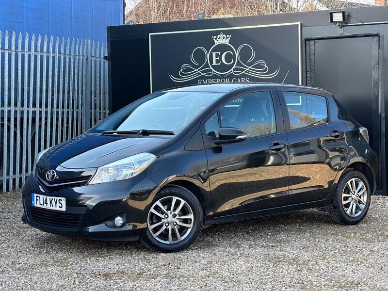 TOYOTA YARIS