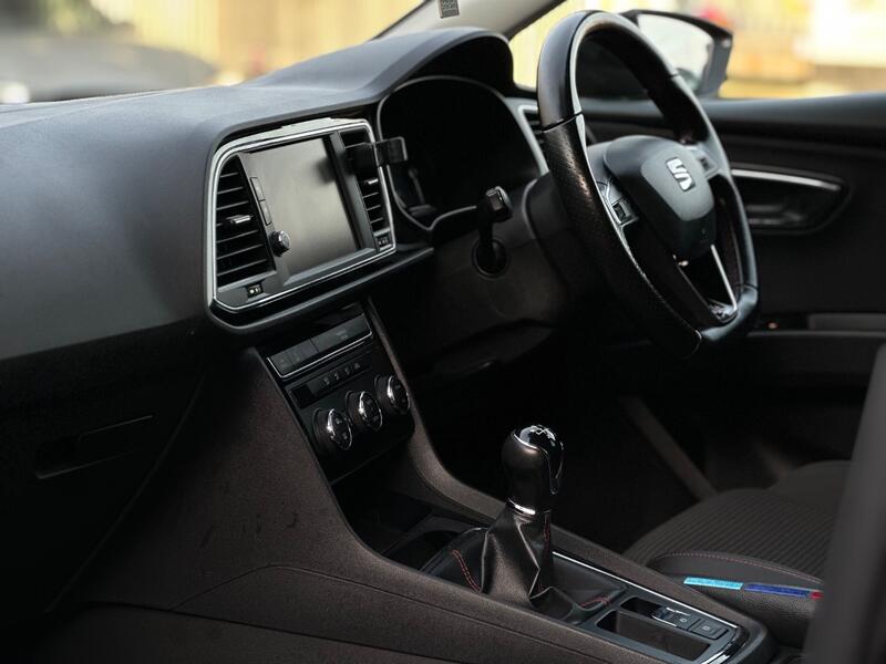 SEAT LEON