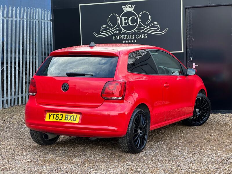 VOLKSWAGEN POLO