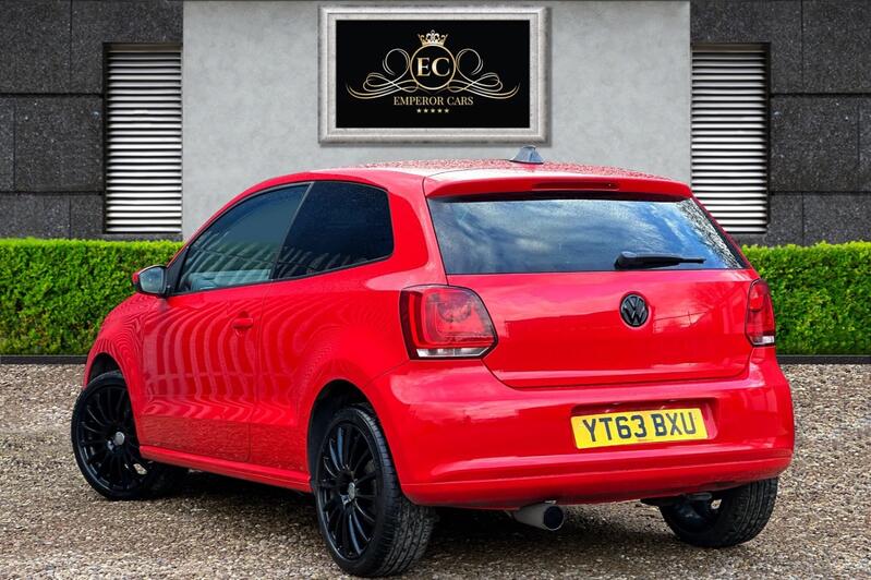 VOLKSWAGEN POLO
