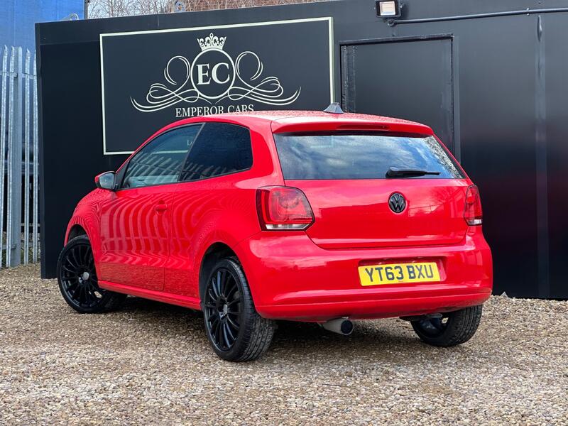 VOLKSWAGEN POLO