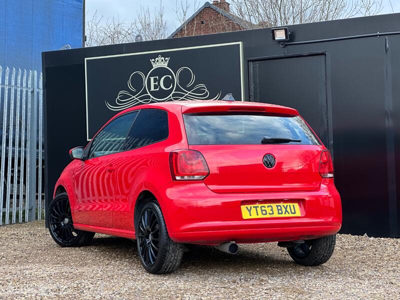 VOLKSWAGEN POLO