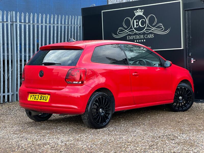 VOLKSWAGEN POLO