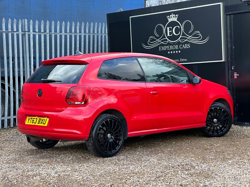 VOLKSWAGEN POLO