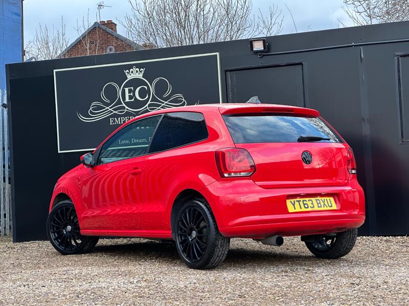 VOLKSWAGEN POLO