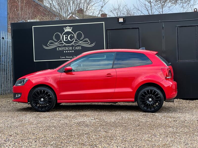 VOLKSWAGEN POLO