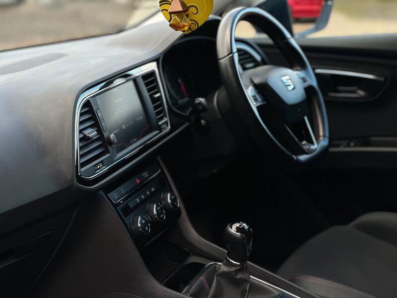 SEAT LEON