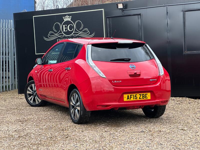 NISSAN LEAF