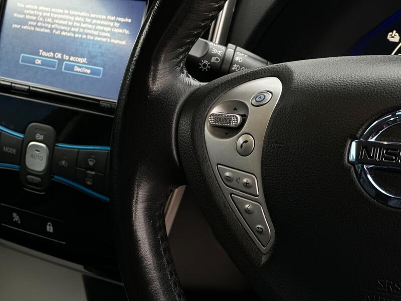 NISSAN LEAF