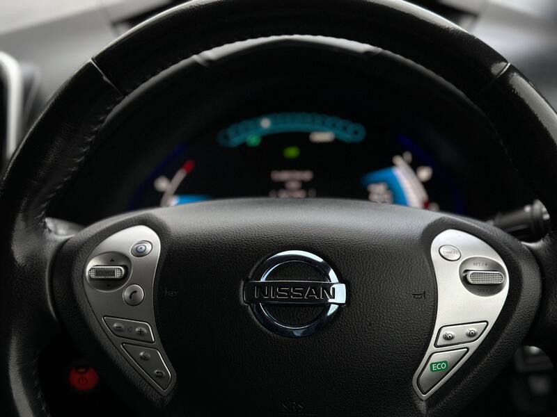 NISSAN LEAF