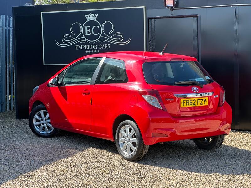 TOYOTA YARIS