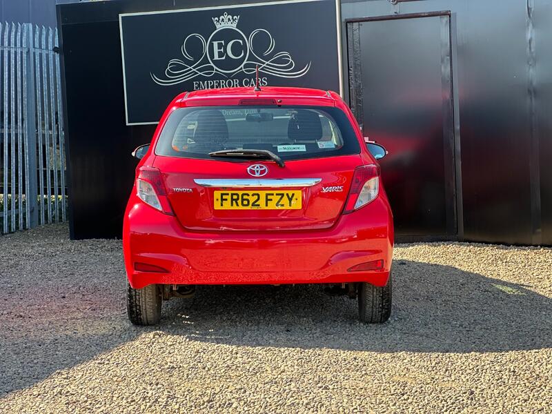 TOYOTA YARIS