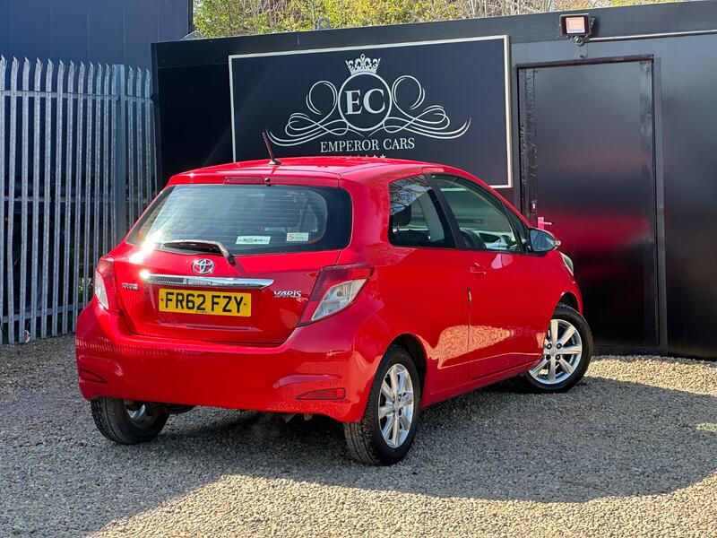 TOYOTA YARIS