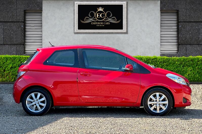 TOYOTA YARIS
