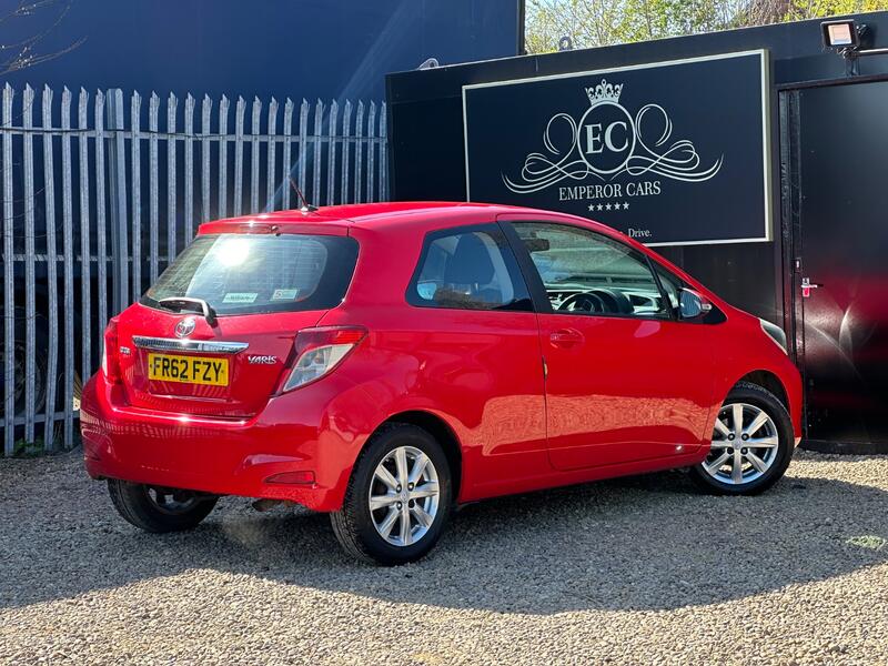 TOYOTA YARIS