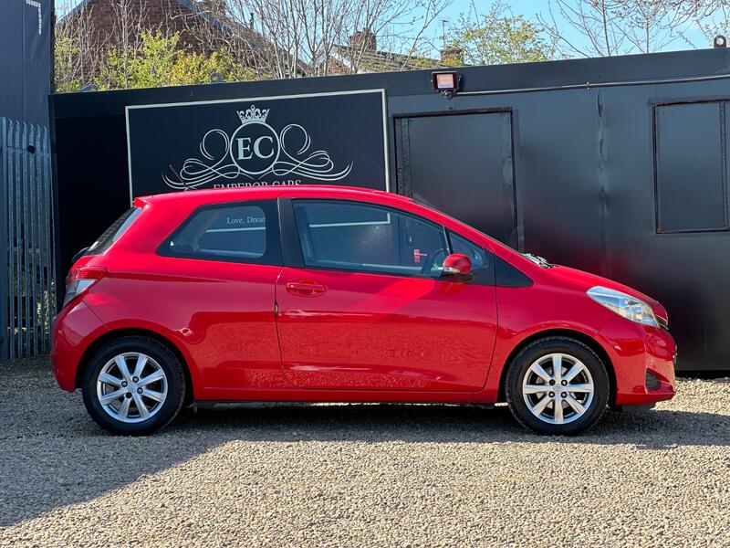 TOYOTA YARIS