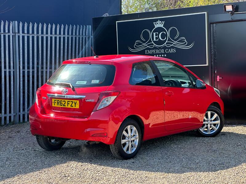 TOYOTA YARIS