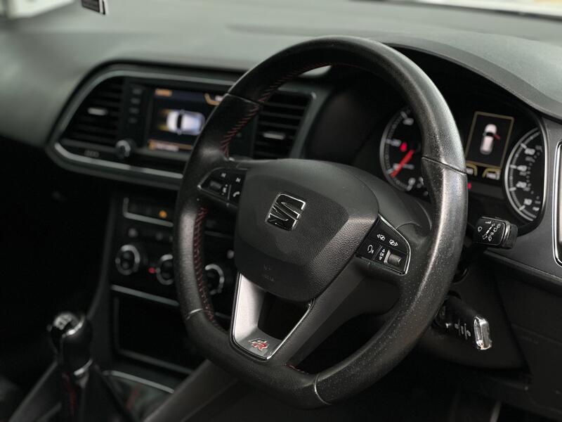 SEAT LEON