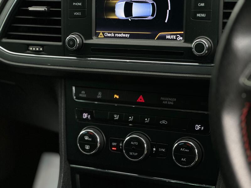 SEAT LEON